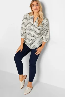 M&Co Womens M&Co White Chain Print V-Neck Blouse