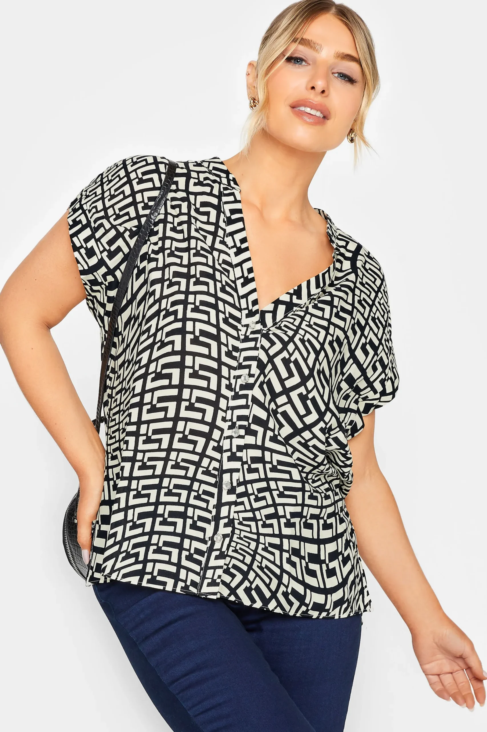 M&Co Womens M&Co White Geometric Print Short Sleeve Shirt
