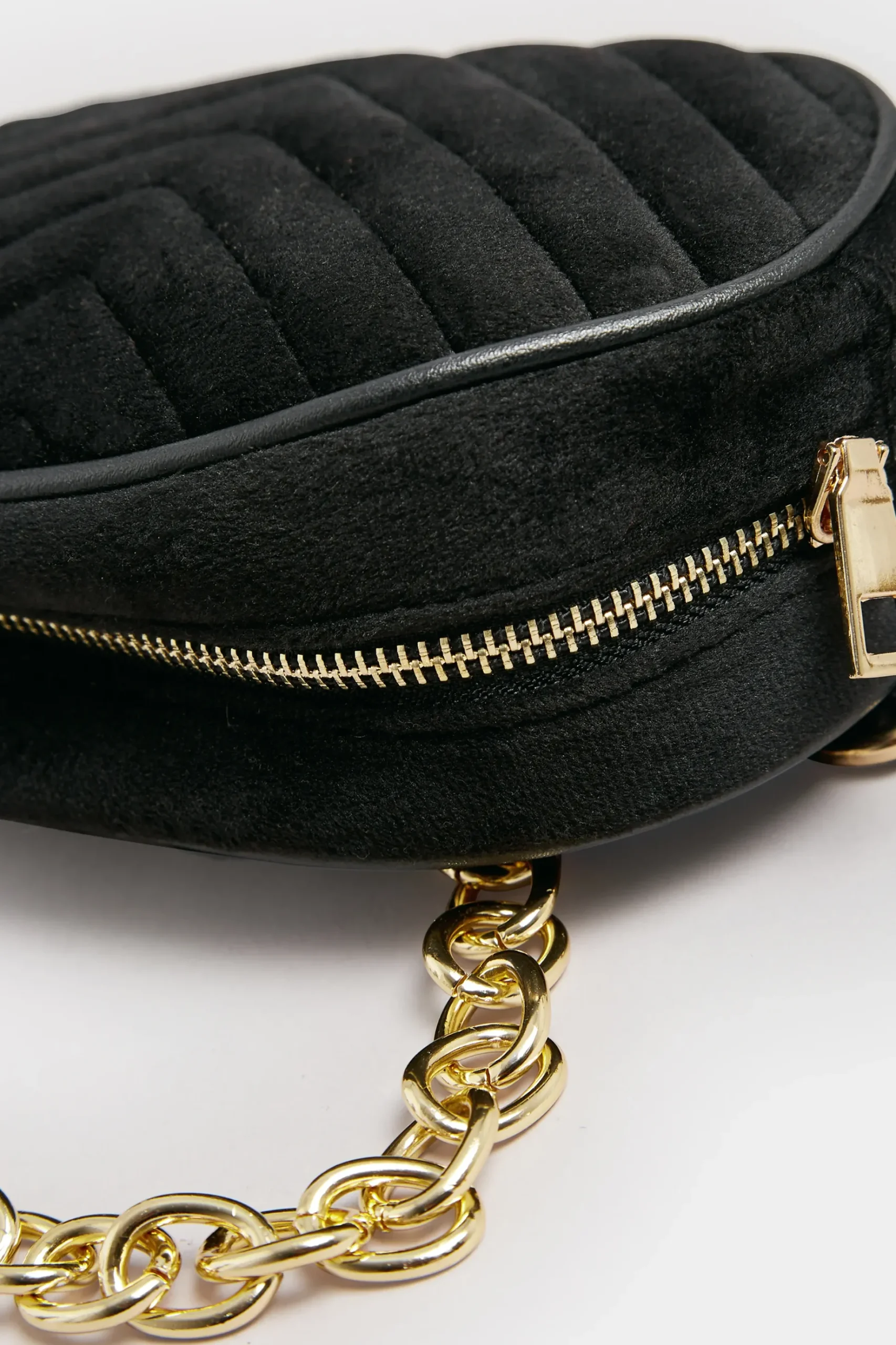 Yours Yours Black Chain Strap Camera Bag
