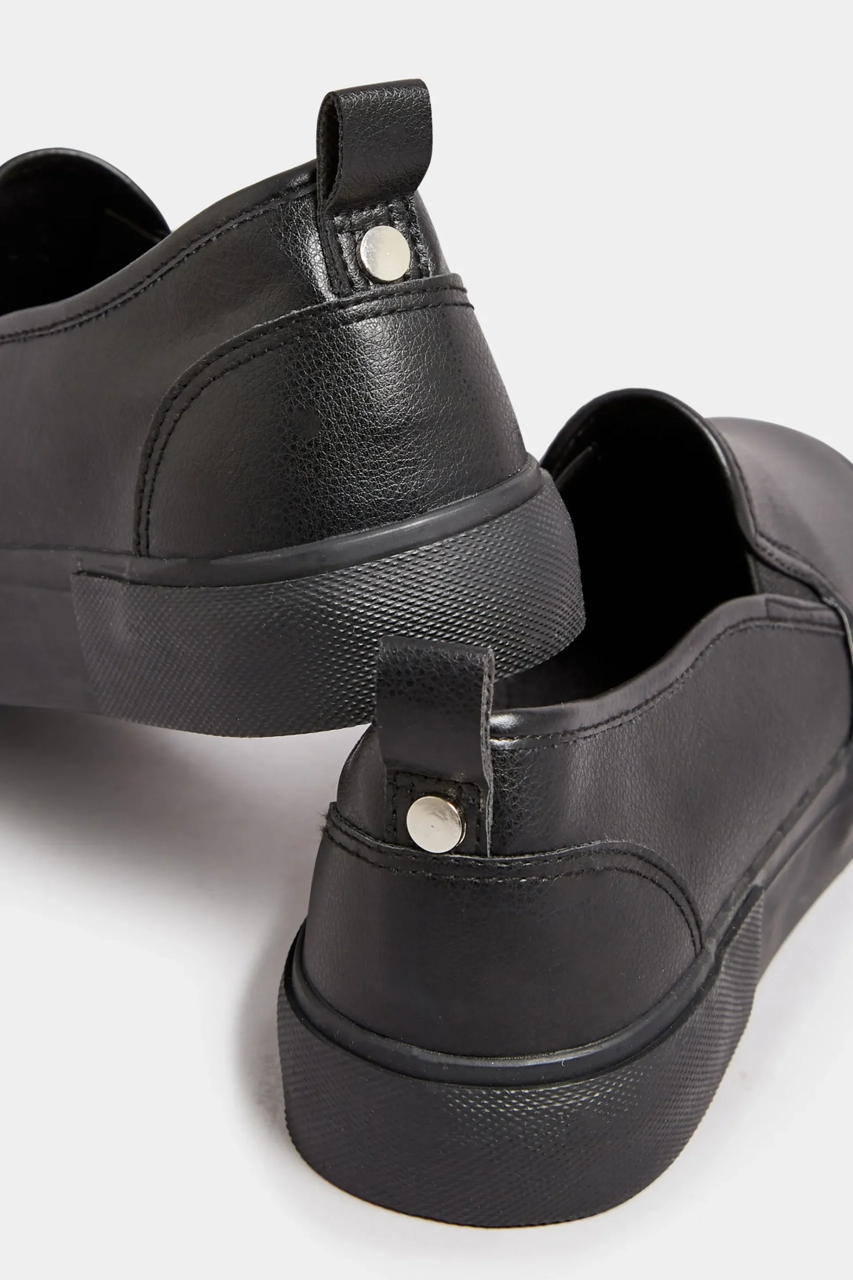 Yours Yours Black Pu Slip On Trainersin Wide E Fit