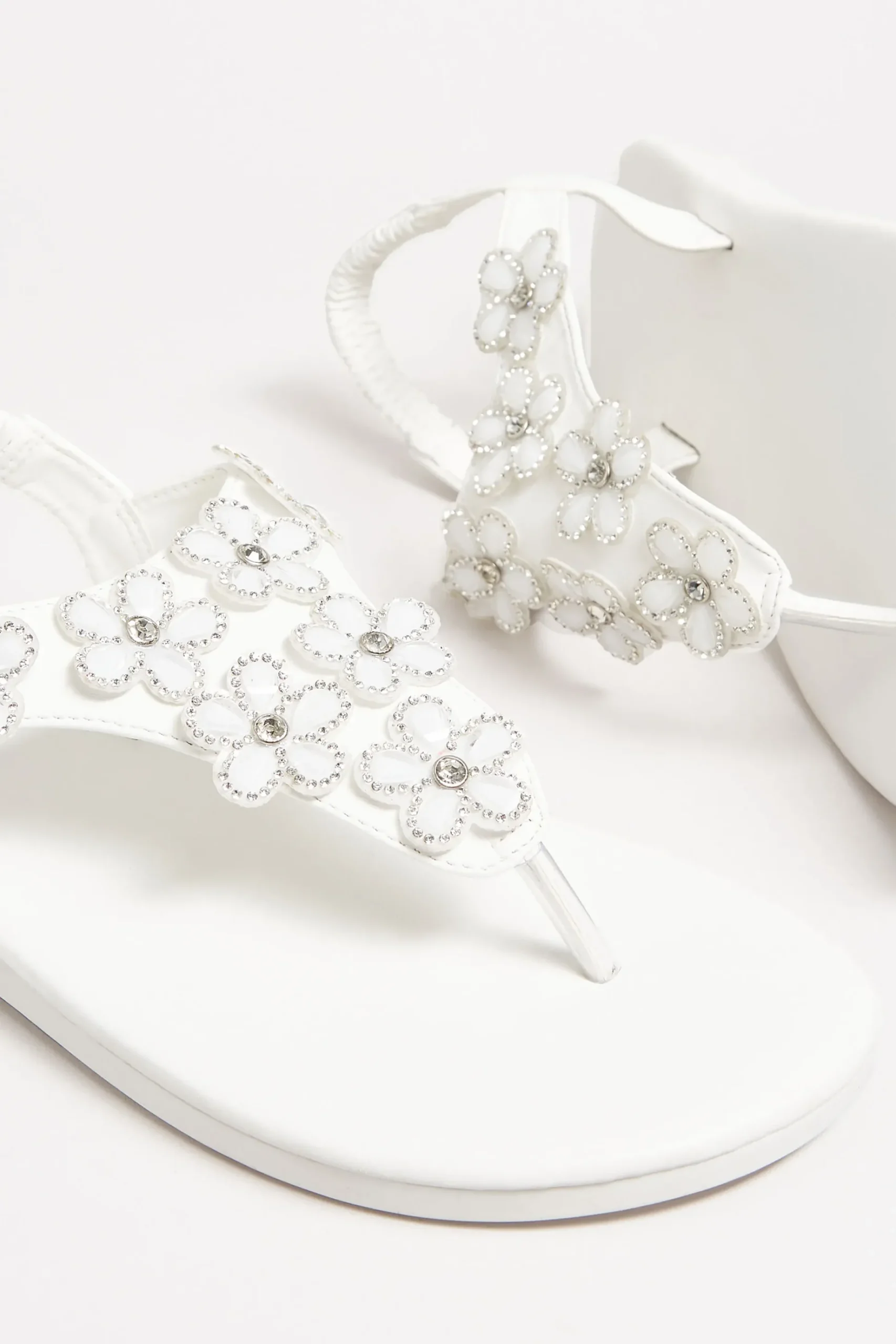 Yours Yours White Diamante Flower Sandals In Wide E Fit & Extra Wide Eee Fit